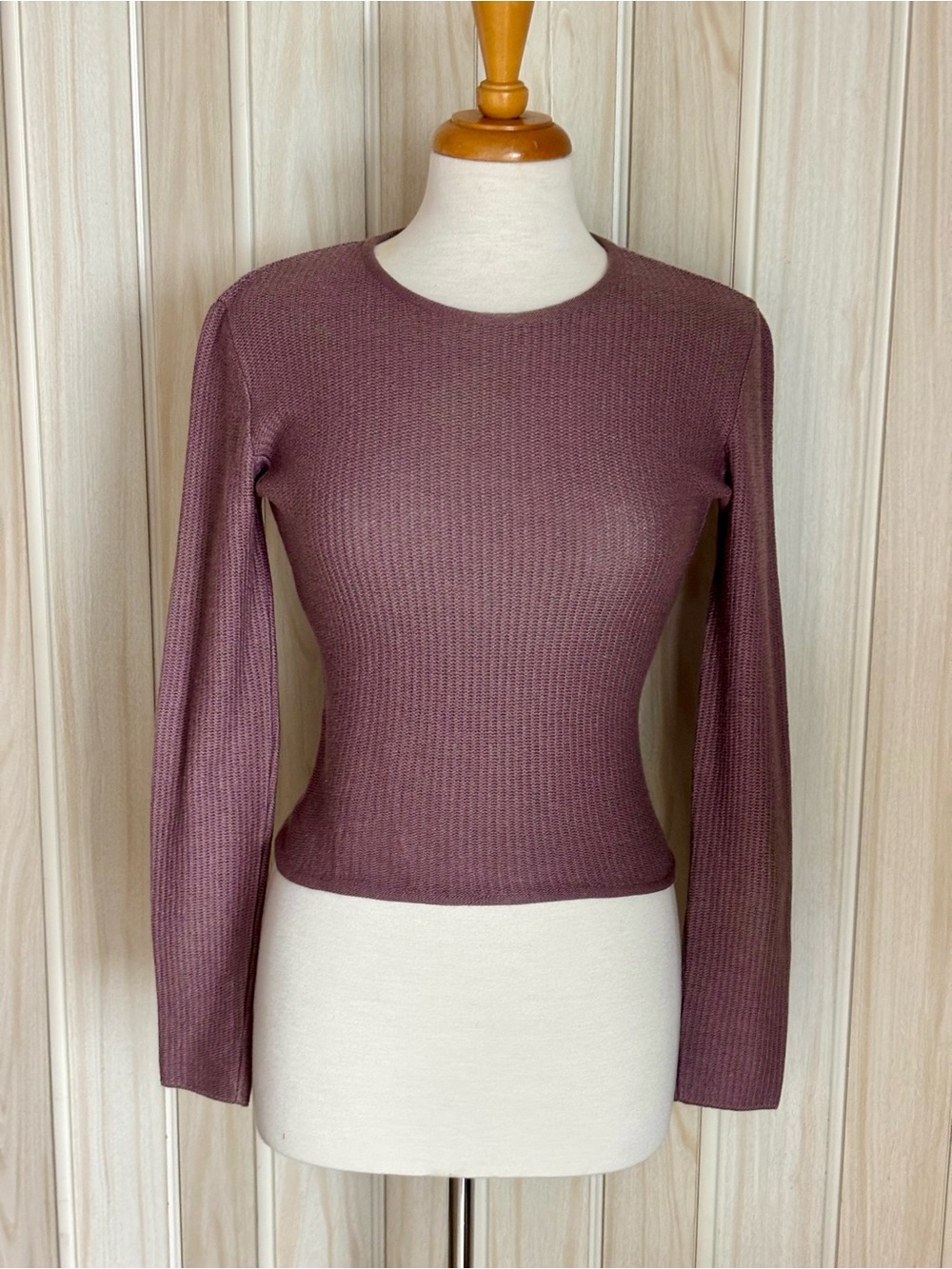 Narciso Rodriguez Ribbed Long-Sleeve Top in Plum (70% Cashmere 30% Silk)